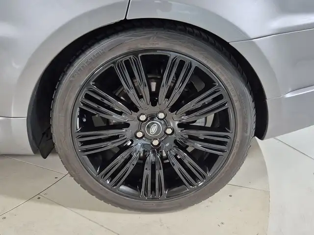 Land Rover Range Rover Sport view 9