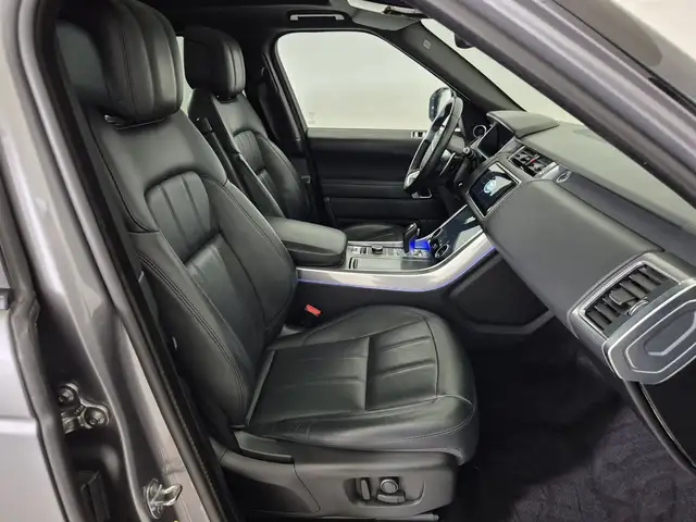 Land Rover Range Rover Sport view 3