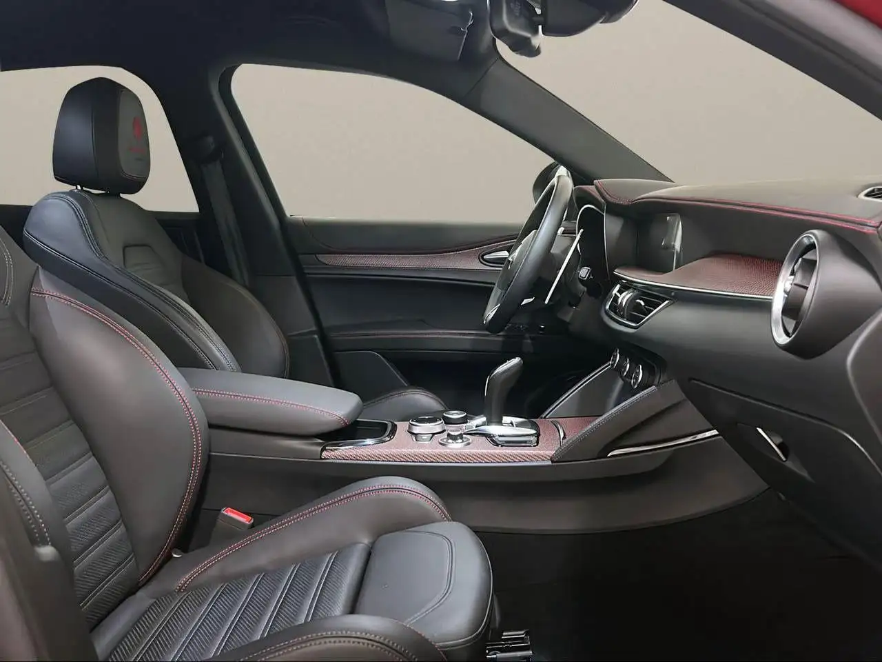 Alfa Romeo Stelvio 2024 — фото 15