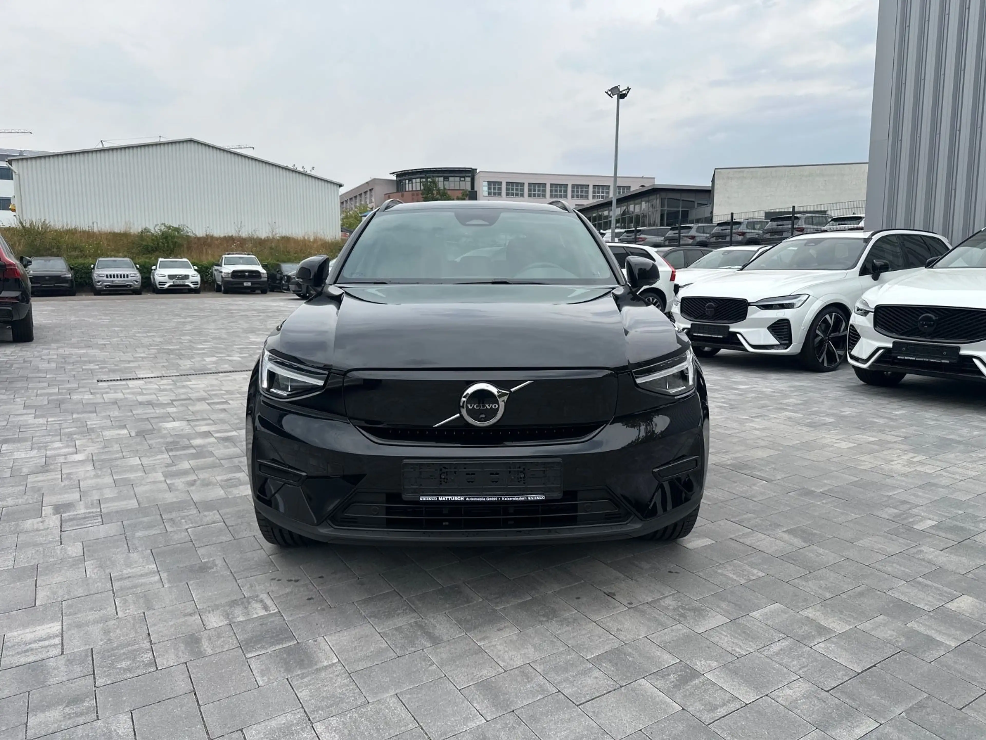 Volvo EX40 SINGLE M. PLUS DARK - WINTERPKT - 360VIEW — photo 2