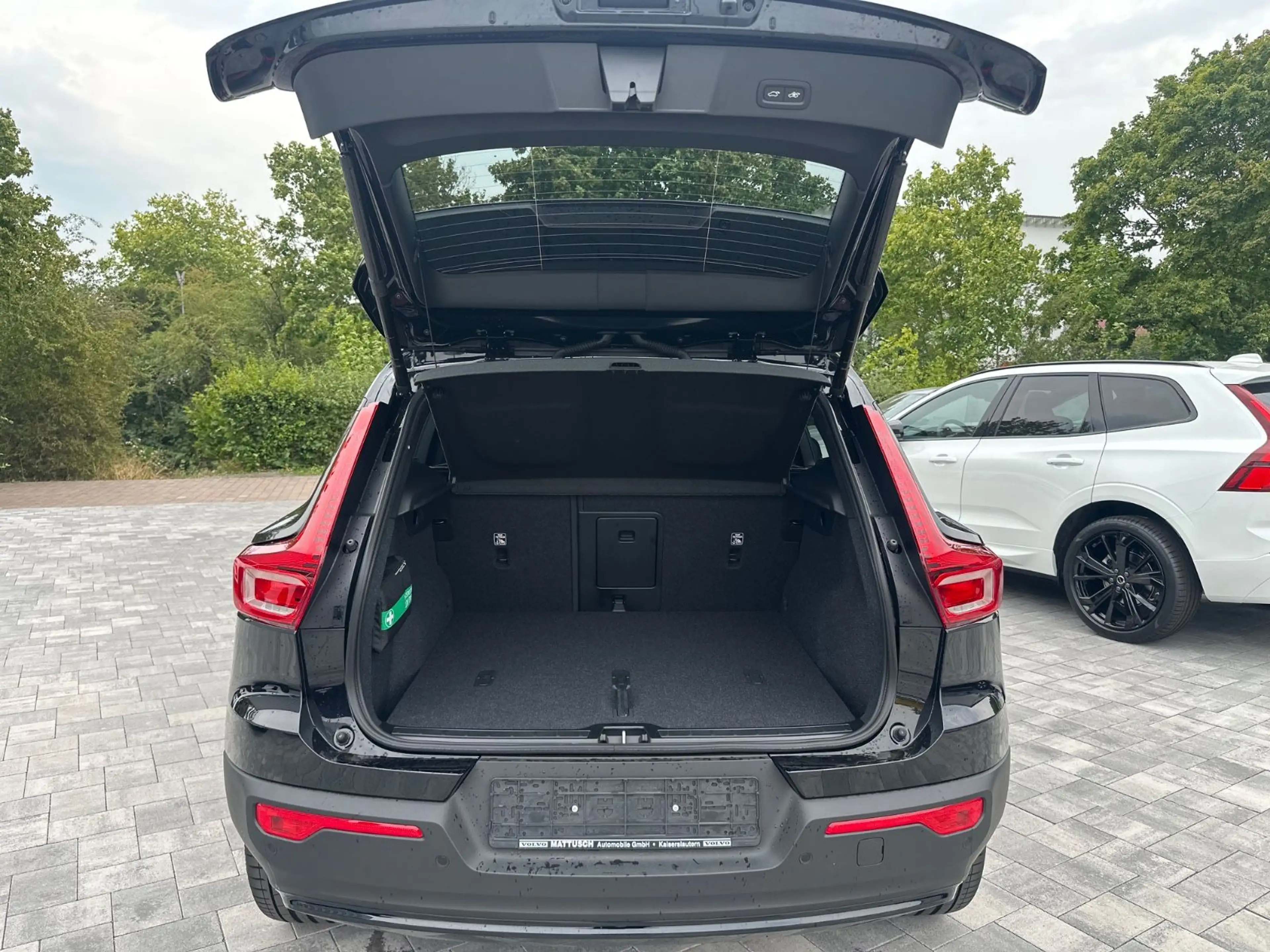Volvo EX40 SINGLE M. PLUS DARK - WINTERPKT - 360VIEW — photo 8