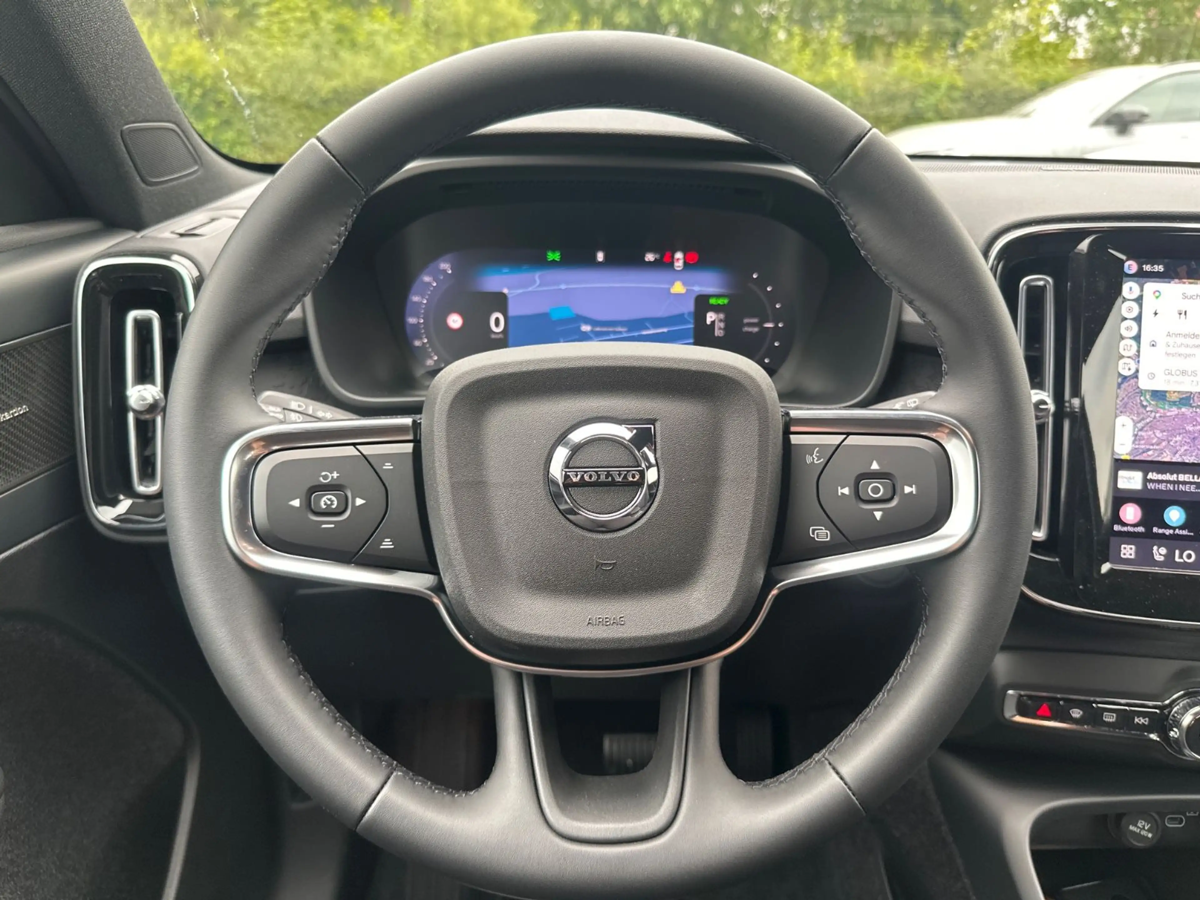 Volvo EX40 SINGLE M. PLUS DARK - WINTERPKT - 360VIEW — photo 12