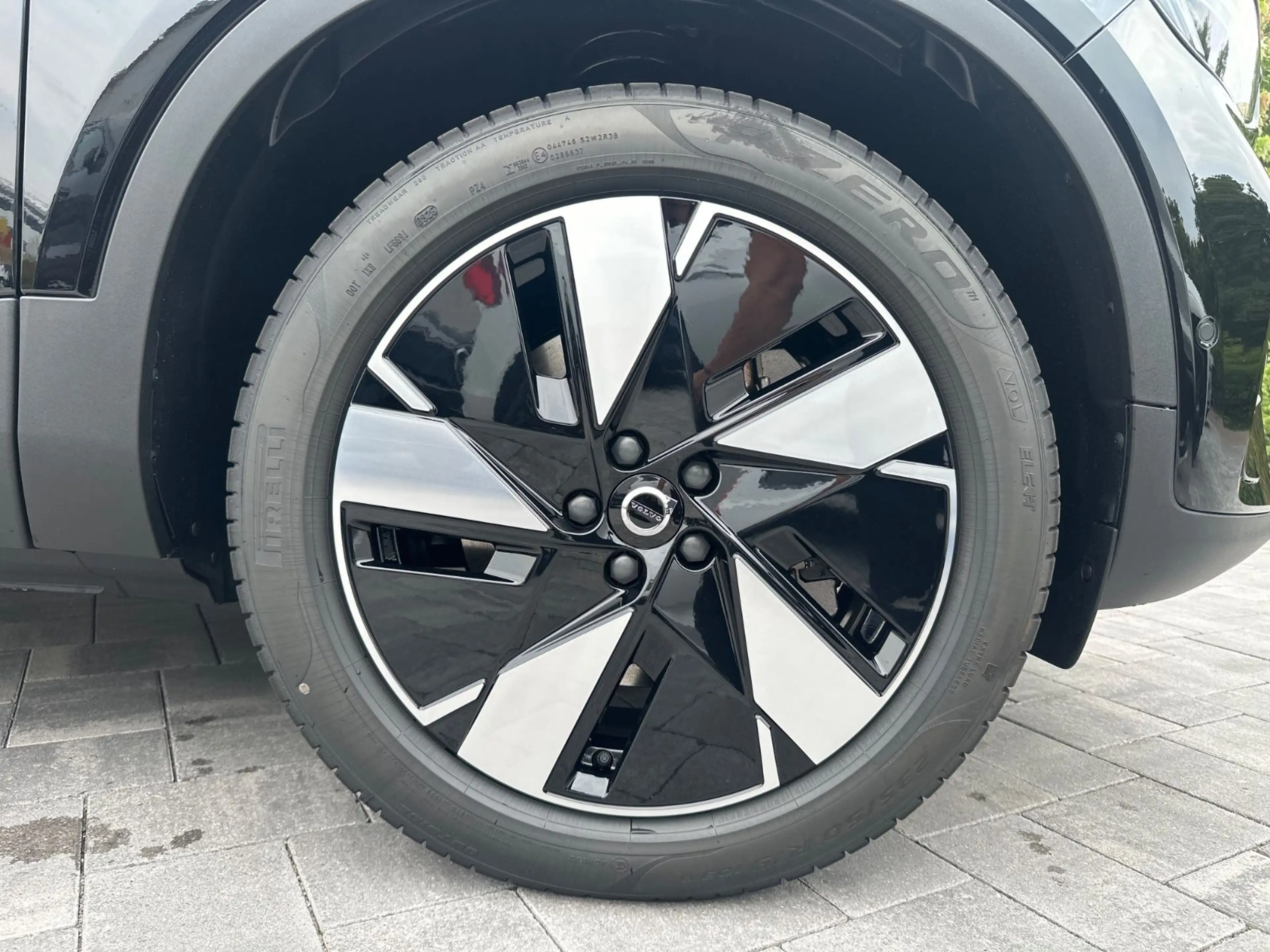 Volvo EX40 SINGLE M. PLUS DARK - WINTERPKT - 360VIEW — photo 5