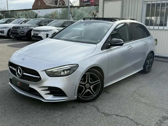 Mercedes-Benz B 180 FULL PACK AMG / CARPLAY / PANO / ALCANTARA