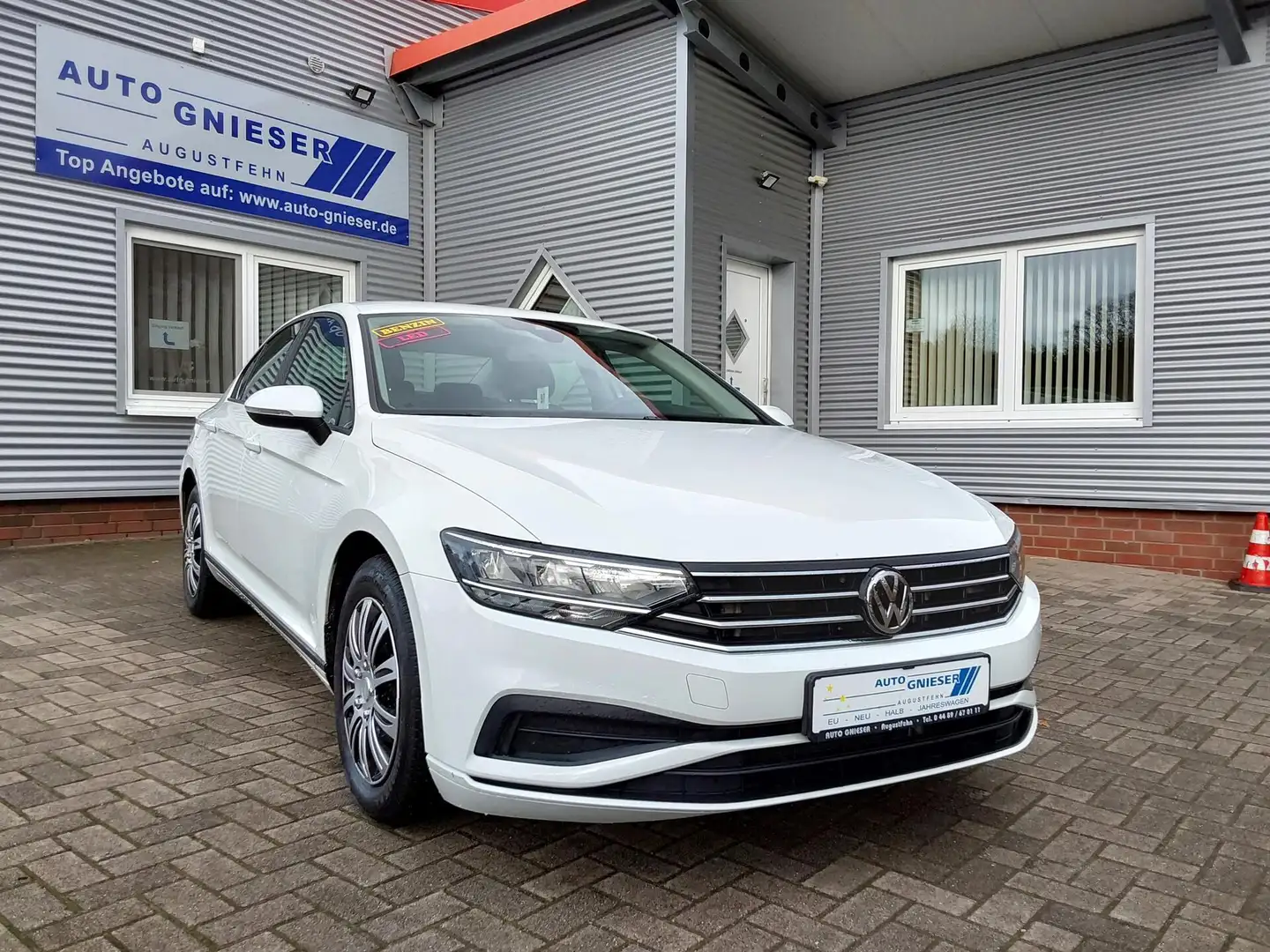 Volkswagen Passat 1.5 TSI Basis AHK/ACC/APP/LED 110 kW (150 PS), ... Blanc - 1