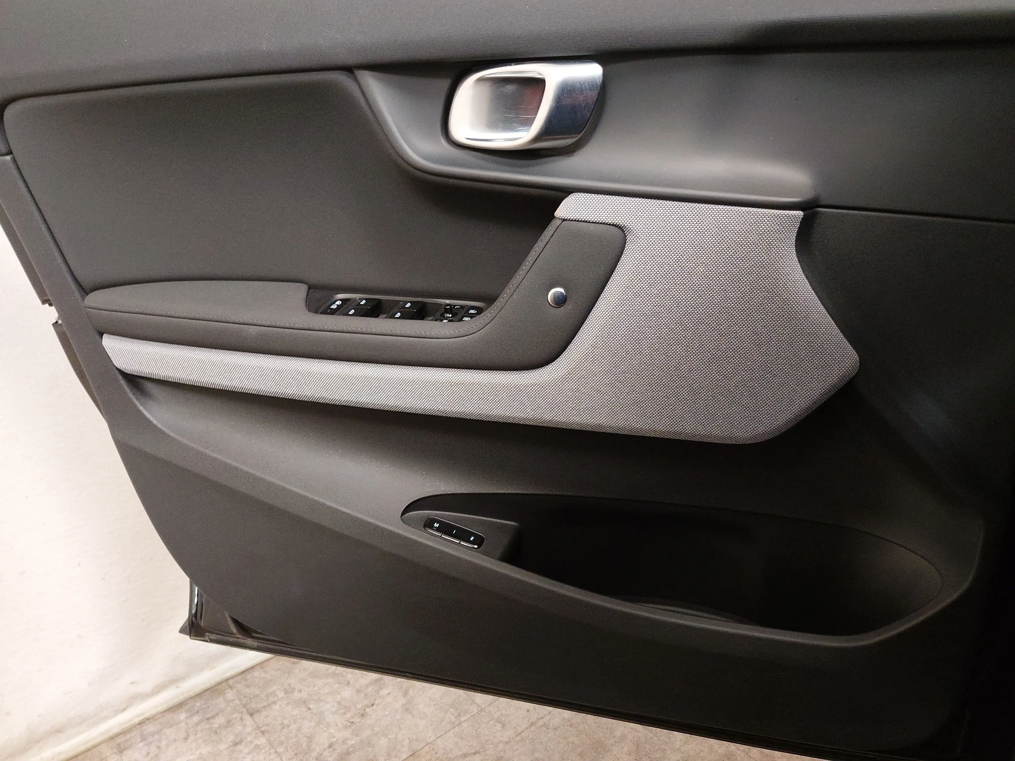 Polestar 2 NAVI RADIO TEMPO MFL SHZ VC AHK DAB KAMERA LED RFK ACC — photo 5