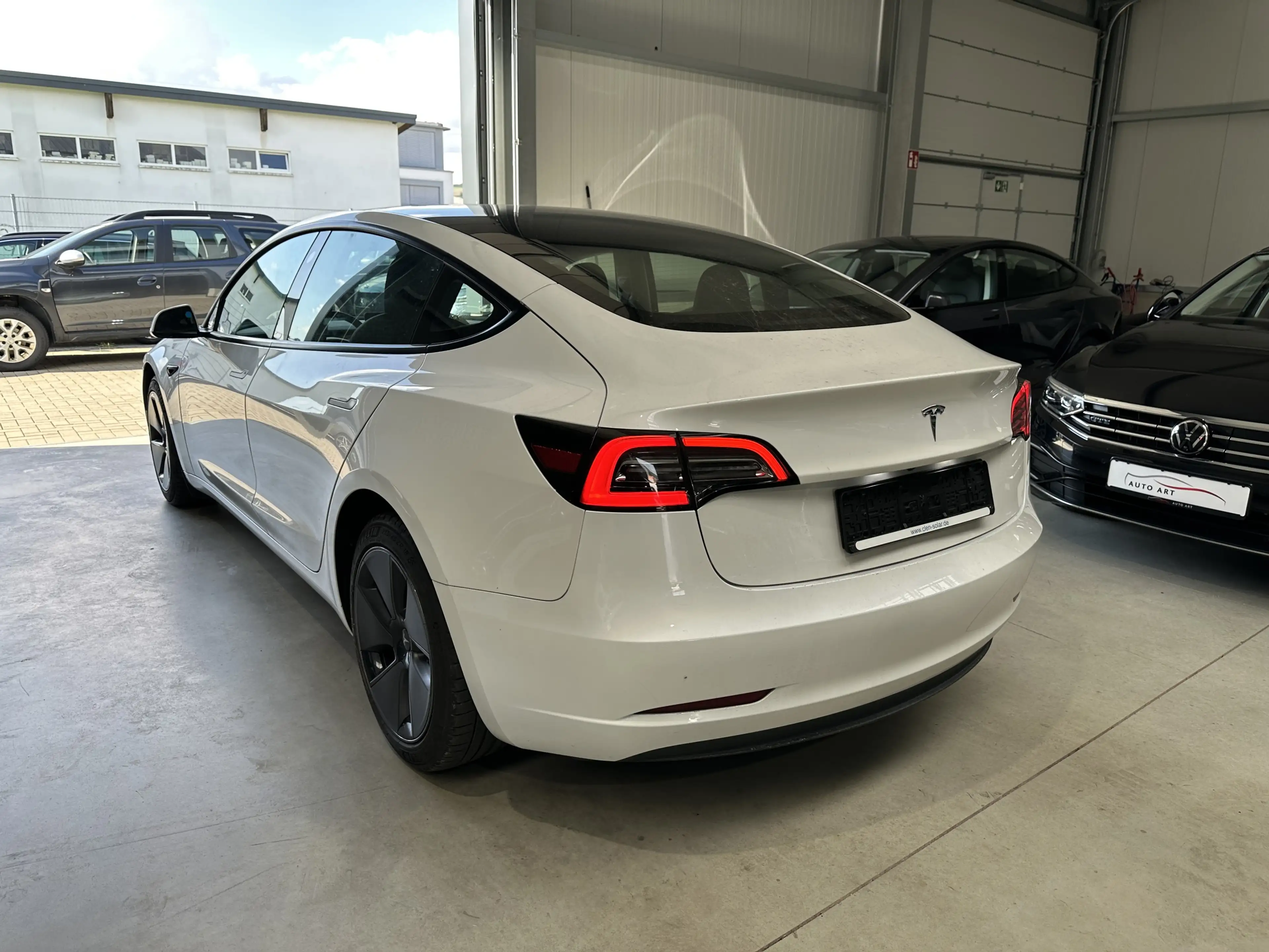 Tesla Model 3 Basis RWD Pano Navi LED Ryzen Wärmepumpe — photo 4