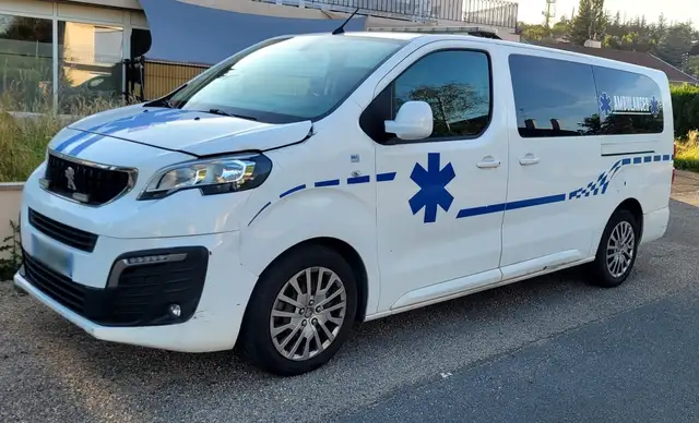 Peugeot Expert Ambulance LONG BLUEHDI 180 S&S EAT8
