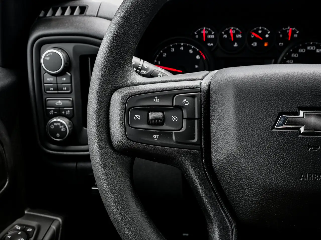 Chevrolet Silverado 1500 photo Chevrolet Silverado 1500
