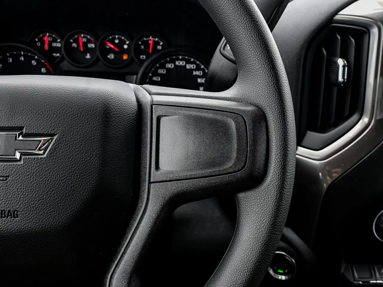 Chevrolet Silverado 1500 photo Chevrolet Silverado 1500