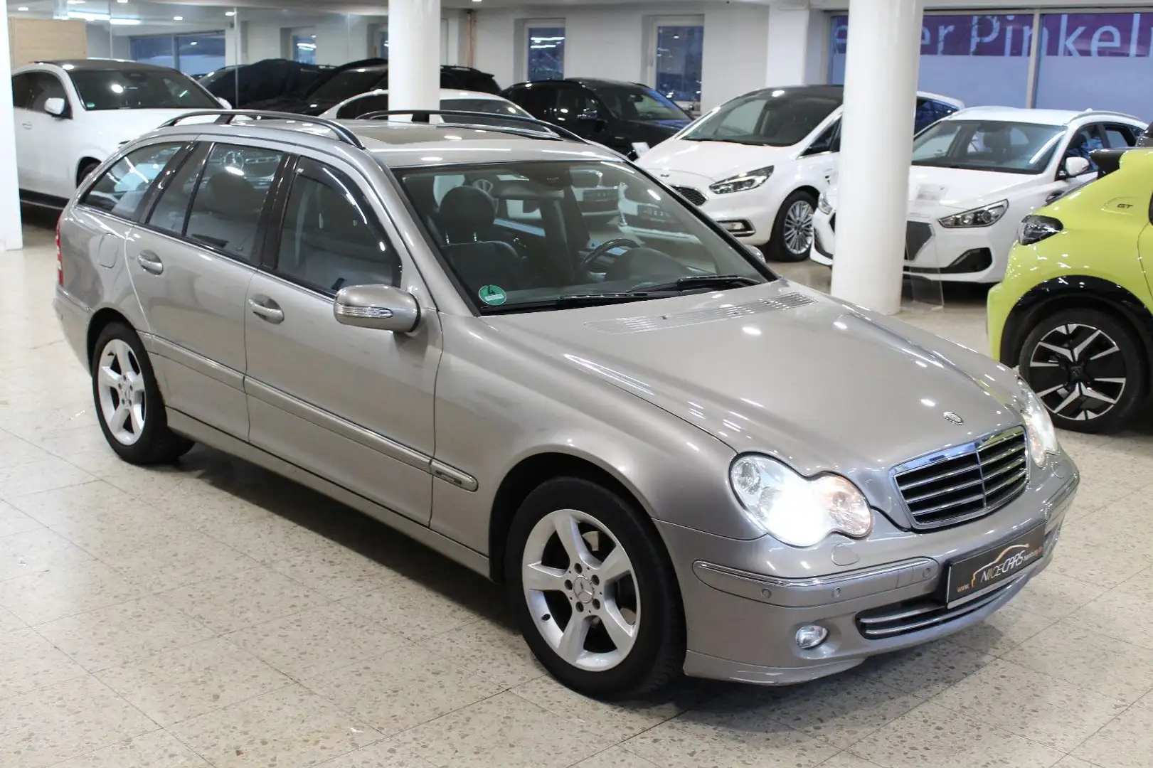 Mercedes-Benz C 200 T Kompressor Navi*Xenon*Leder*AHK Silber - 1