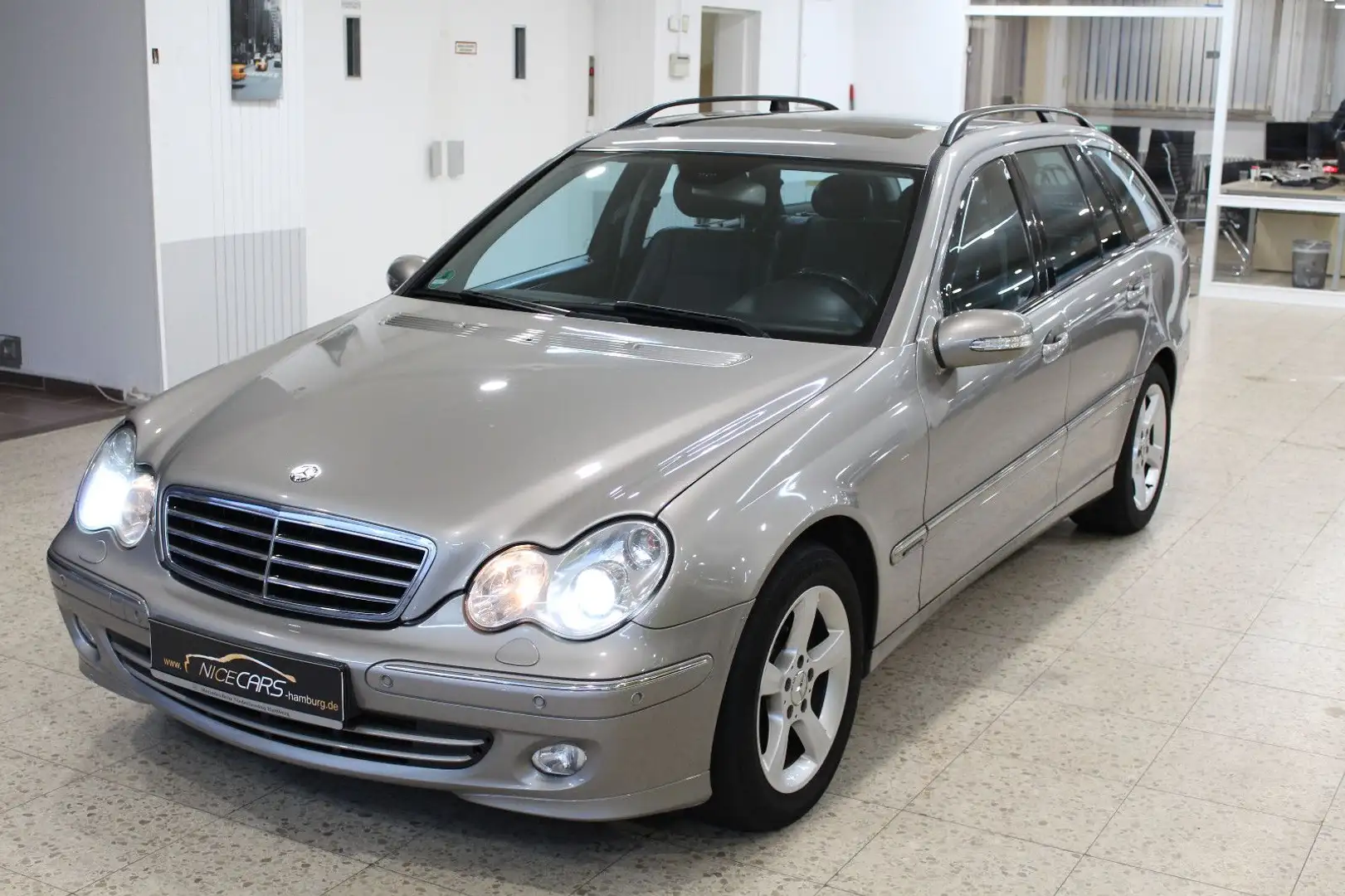 Mercedes-Benz C 200 T Kompressor Navi*Xenon*Leder*AHK Silber - 2