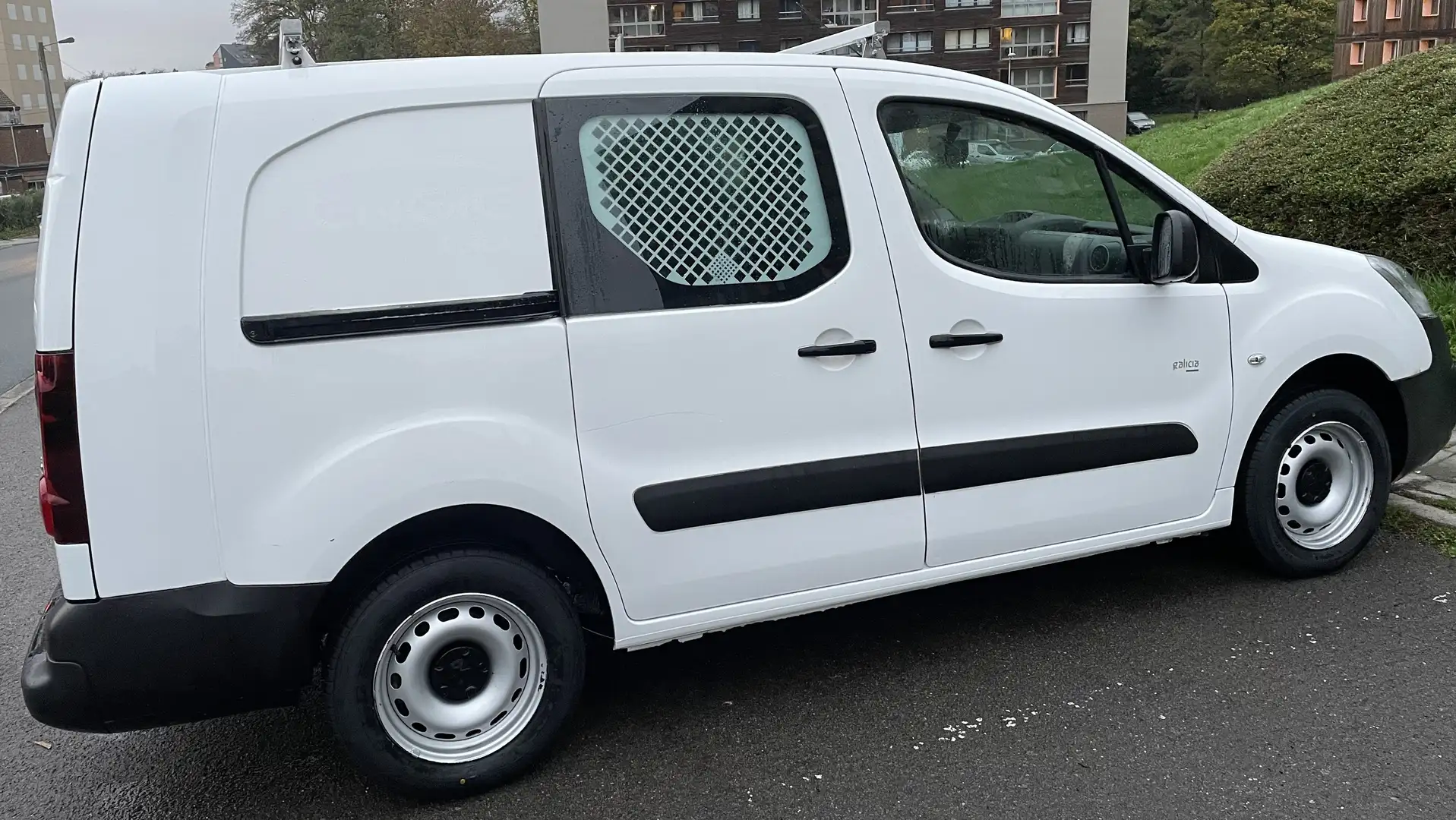 Peugeot Partner 1.6 HDI Util 3 Pl LONG EURO 6b  7000 eur HTVA Blanc - 2
