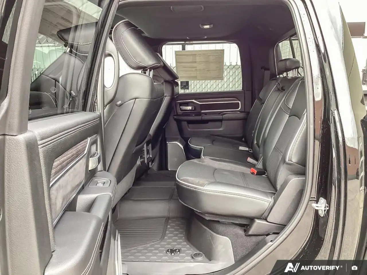 RAM 2500 снимка RAM 2500