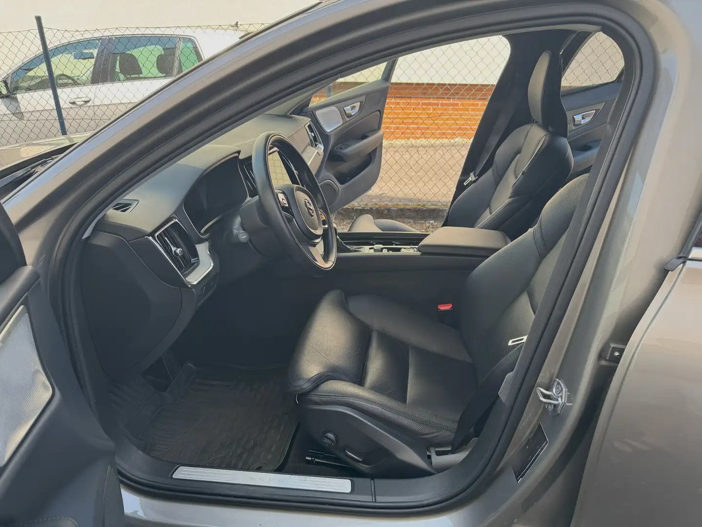Volvo V60 V60 T6 AWD Geartronic Inscription Бежевый  - 2