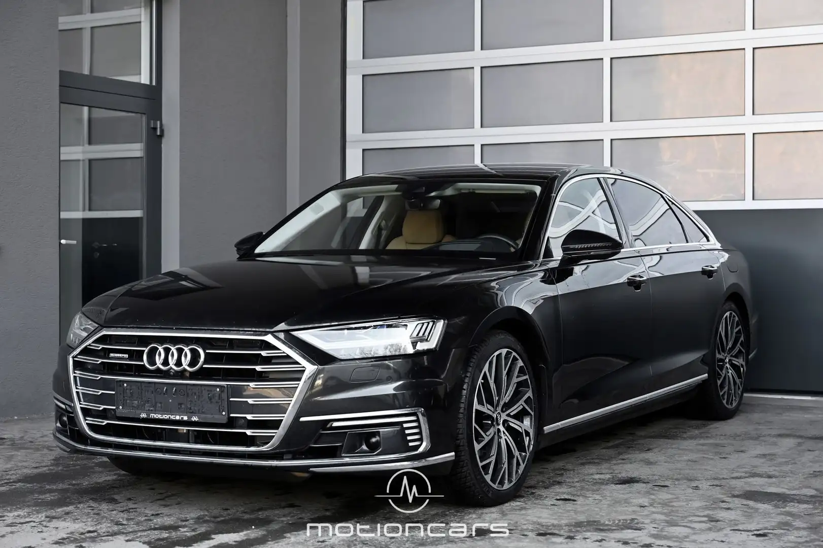 Audi A8 60 3.0 TFSI e quattro Lang crna - 1