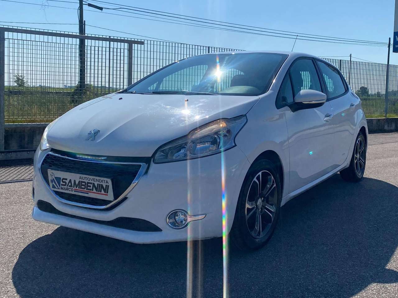 Peugeot 208 1.2 - 82CV 5P ALLURE