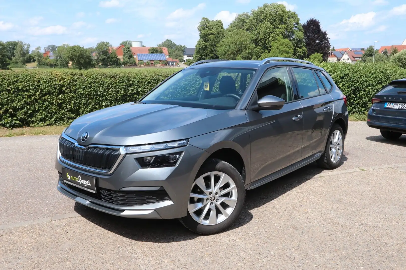 Skoda Kamiq Style Navi LED Kamera DAB Carplay MFL BT Grau - 1