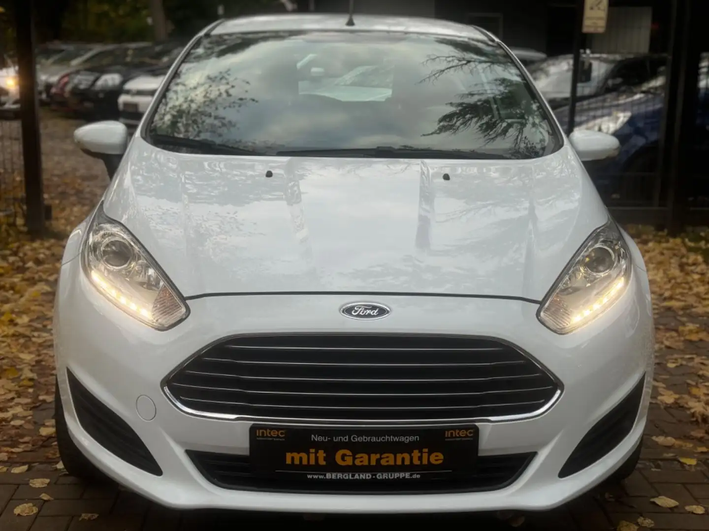Ford Fiesta 1,25 LED,Navi,Kamera,Apple Carplay,1.hand Weiß - 1