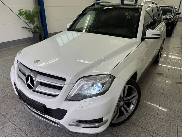 Mercedes-Benz GLK 350 CDI*4M*SPORT*PANO*NAV*TMP*RFK*SPUR*BI-XN