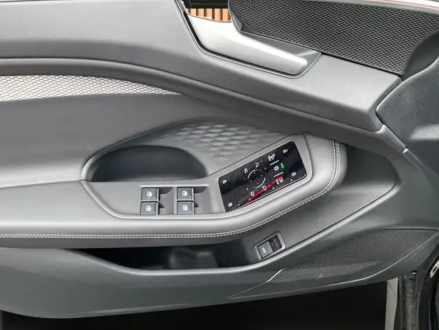 Audi A6 view 18