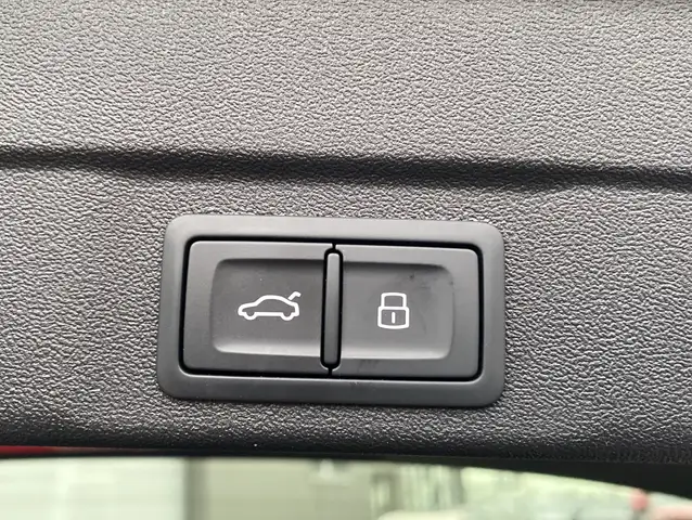 Audi A6 view 10
