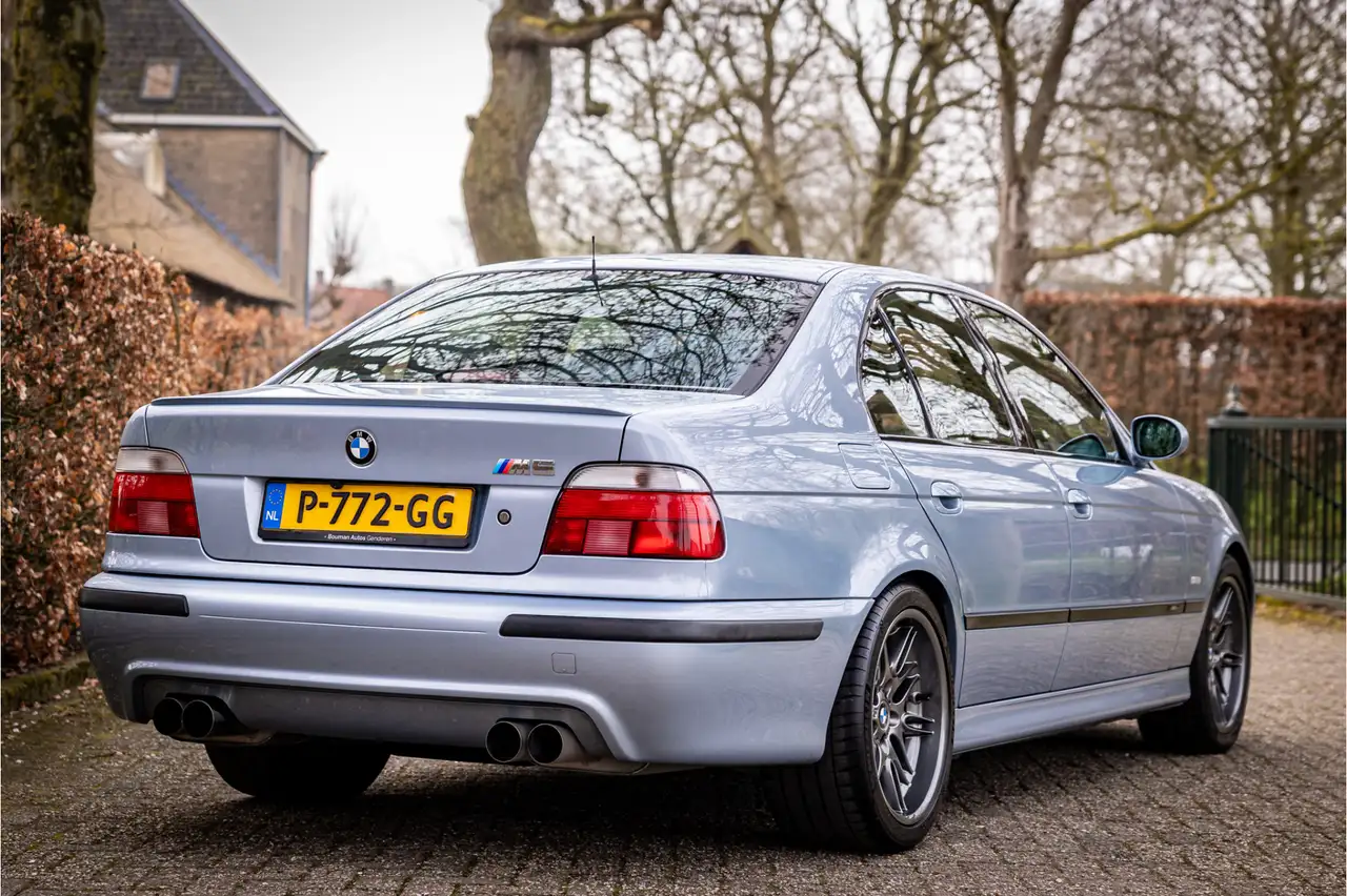 BMW M5 5-serie 4.9 V8 Silverstone Eisenmann Schuifdak, foto 4