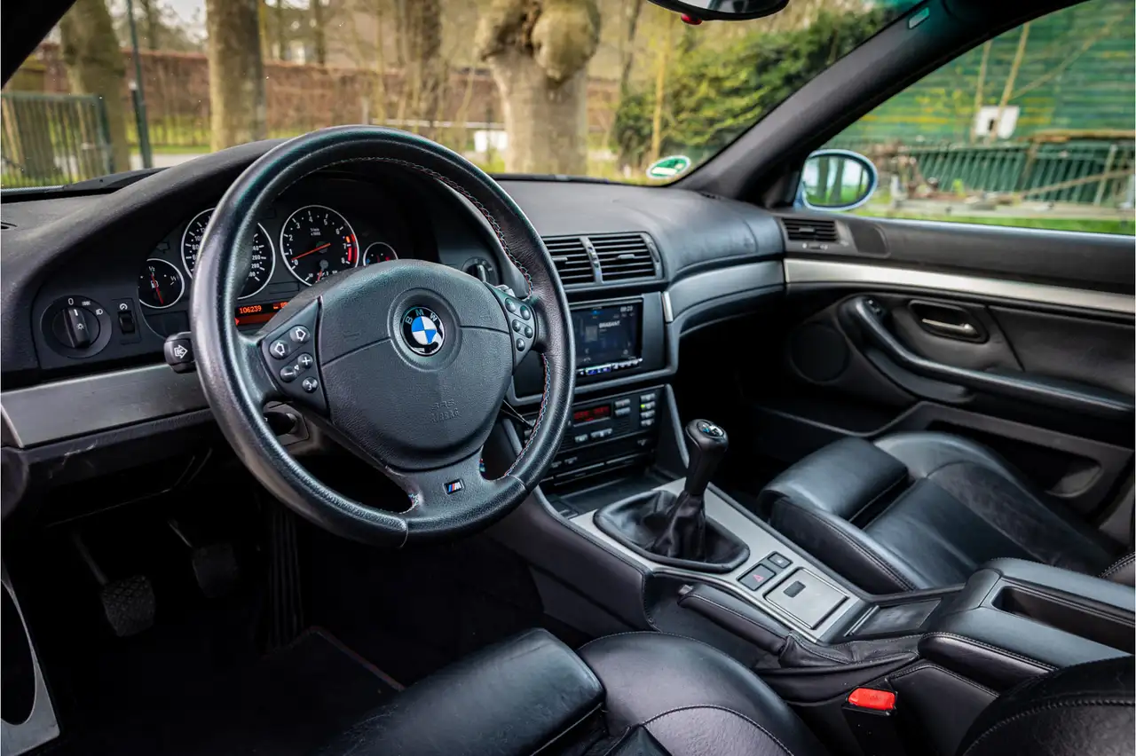 BMW M5 5-serie 4.9 V8 Silverstone Eisenmann Schuifdak, foto 5