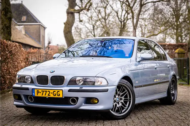 BMW M5 5-serie 4.9 V8 Silverstone Eisenmann Schuifdak