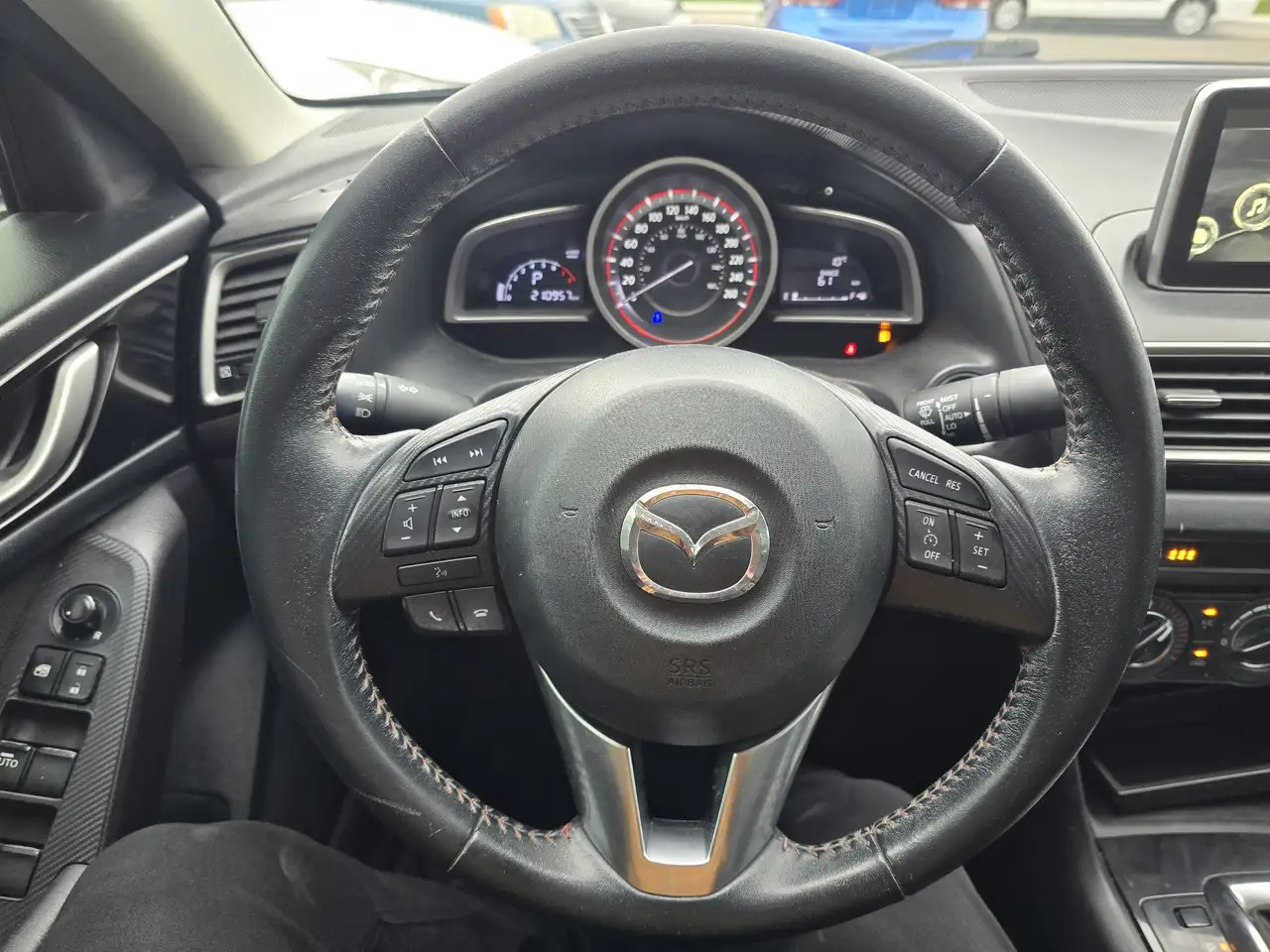 Mazda 3 снимка Mazda 3