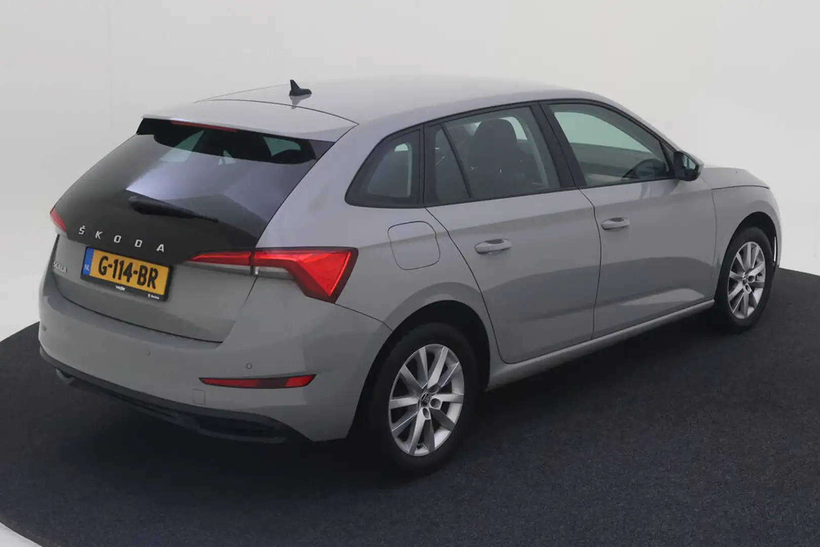 Skoda Scala 1.0 TSI 115pk Business Edition / Navigatie / Stoel Gris - 2