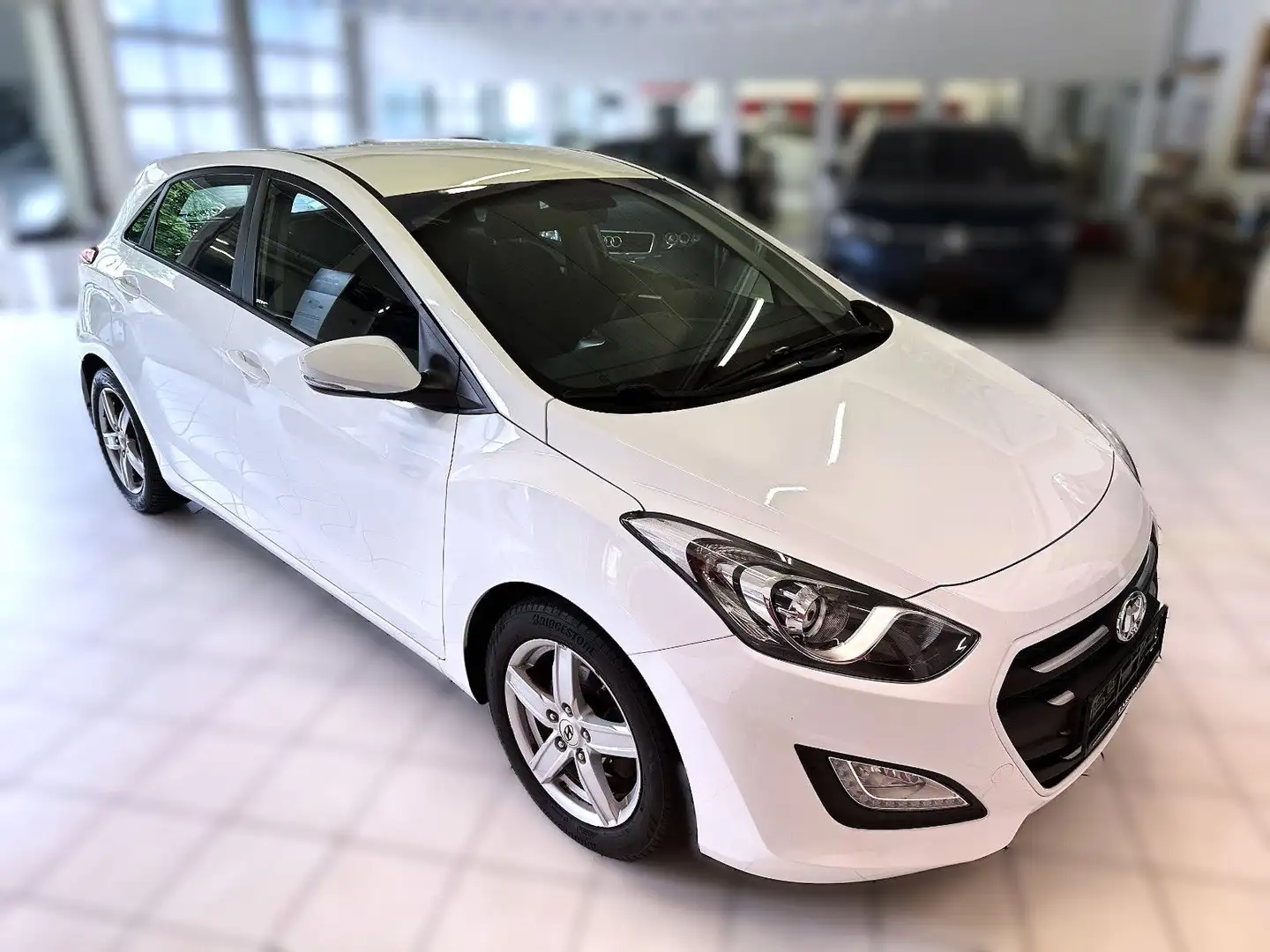 Hyundai i30 blue Basis Blanco - 1