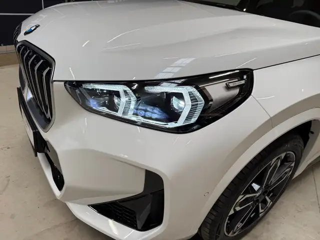 BMW X1 view 5