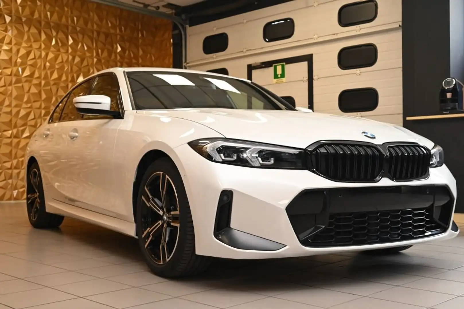 BMW 318 d MSPORT PRO MHEV AUTO M-TECHNIC ACTIVE GUARD CAM! Weiß - 2