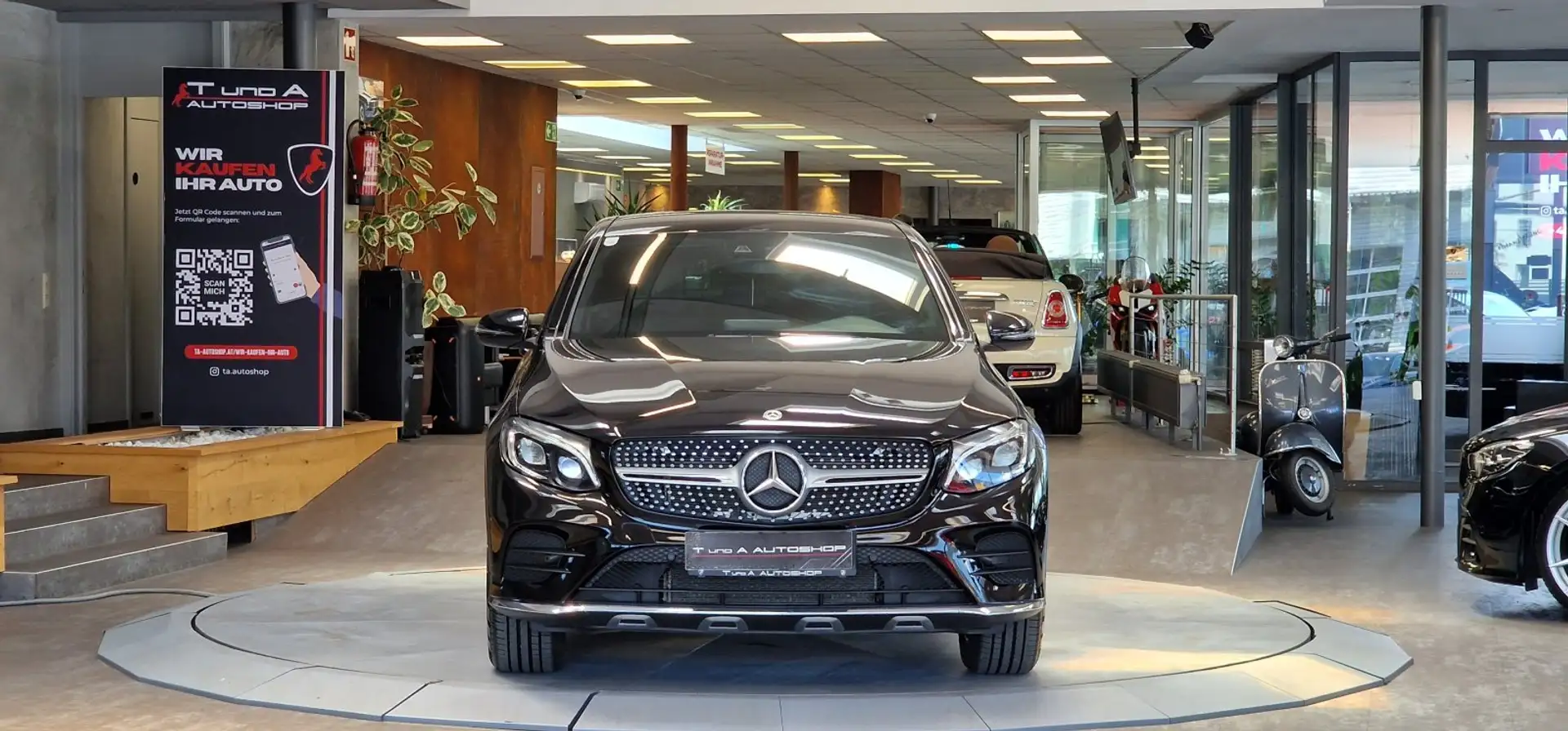 Mercedes-Benz GLC 300 4Matic Coupe AMG-Paket Aut. *Kamera*19Zoll*Navi*LE Schwarz - 2