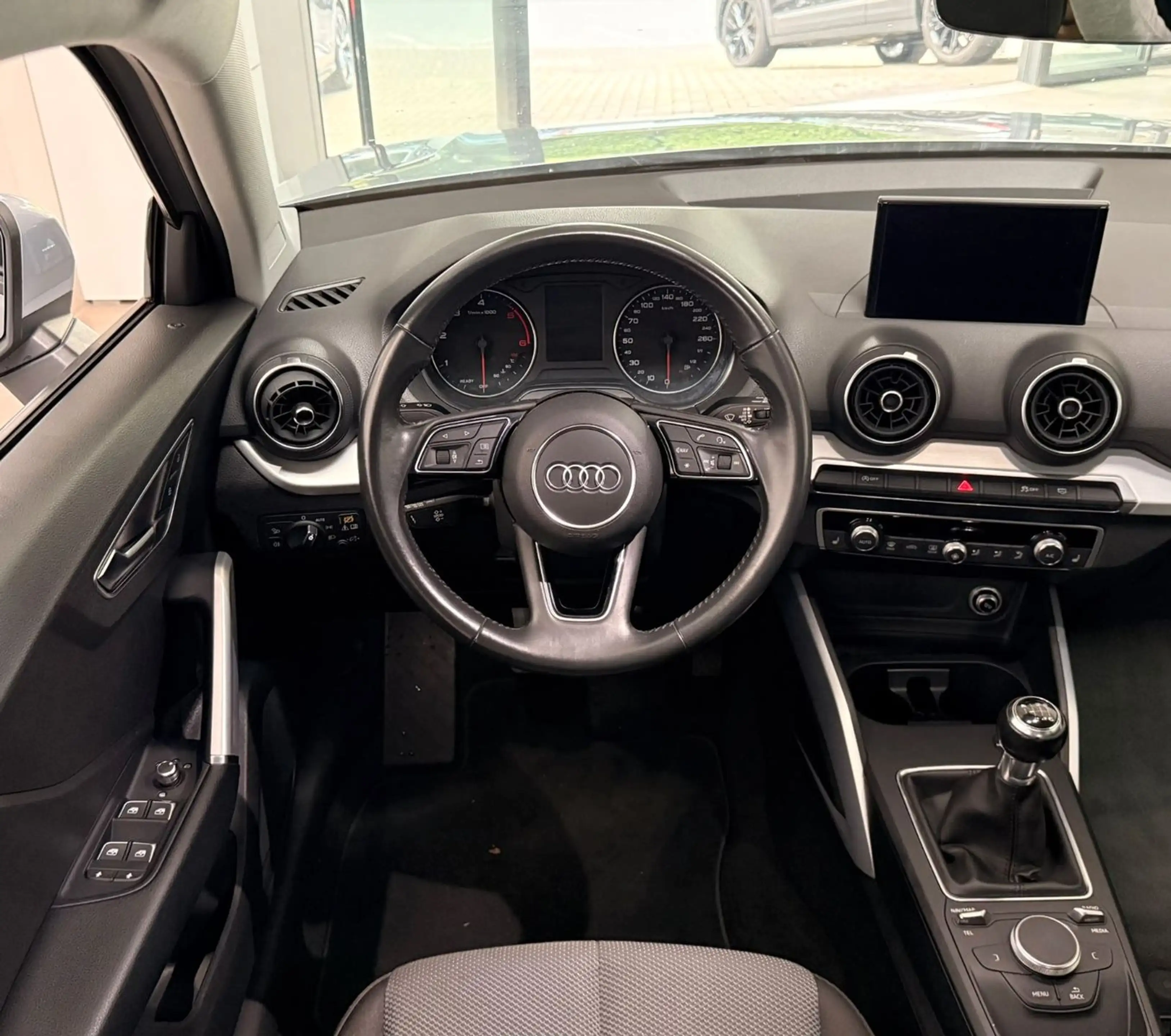 Audi Q2 design Navi AHK Tempo Allwetter — photo 9