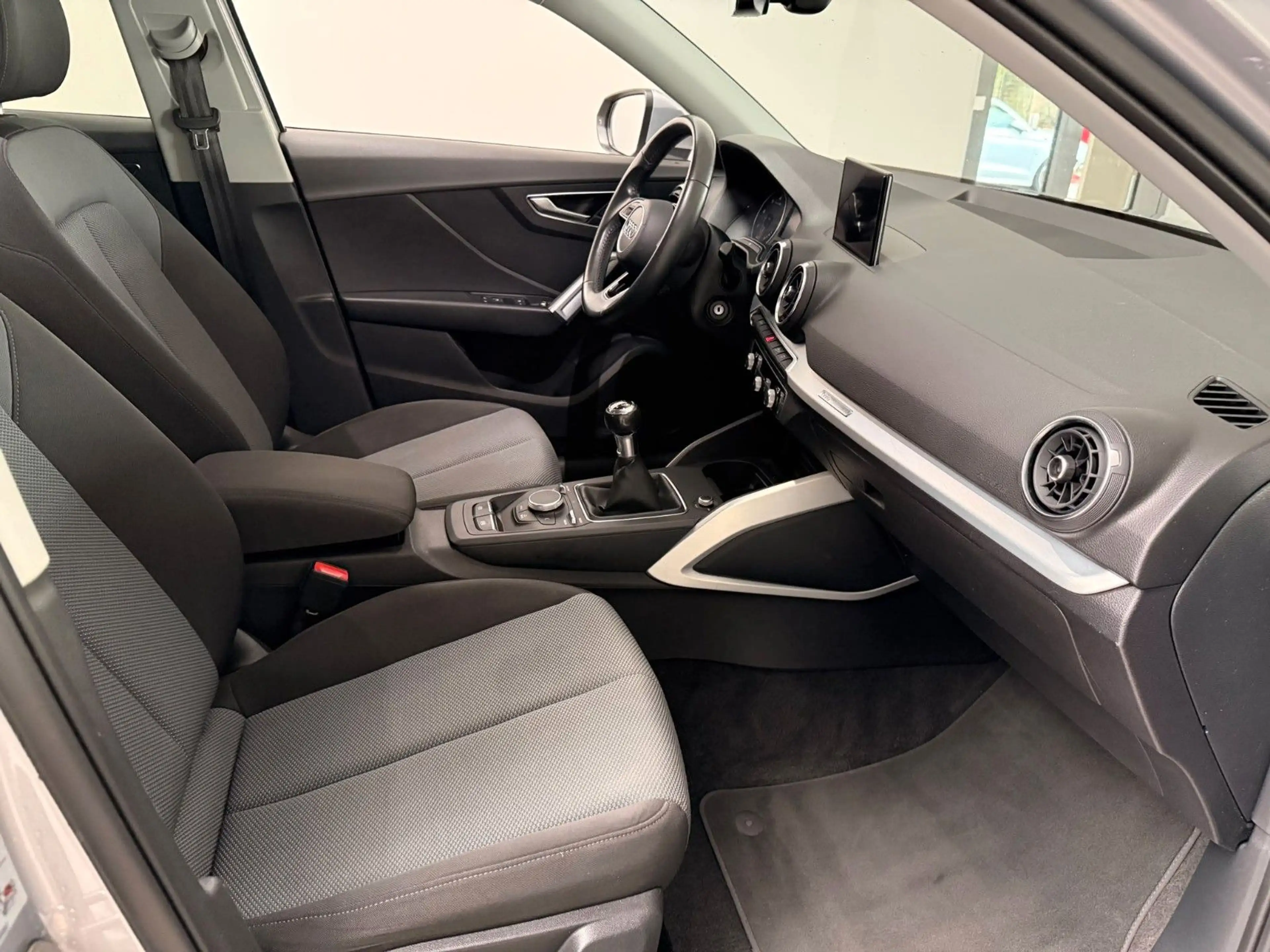Audi Q2 design Navi AHK Tempo Allwetter — photo 15