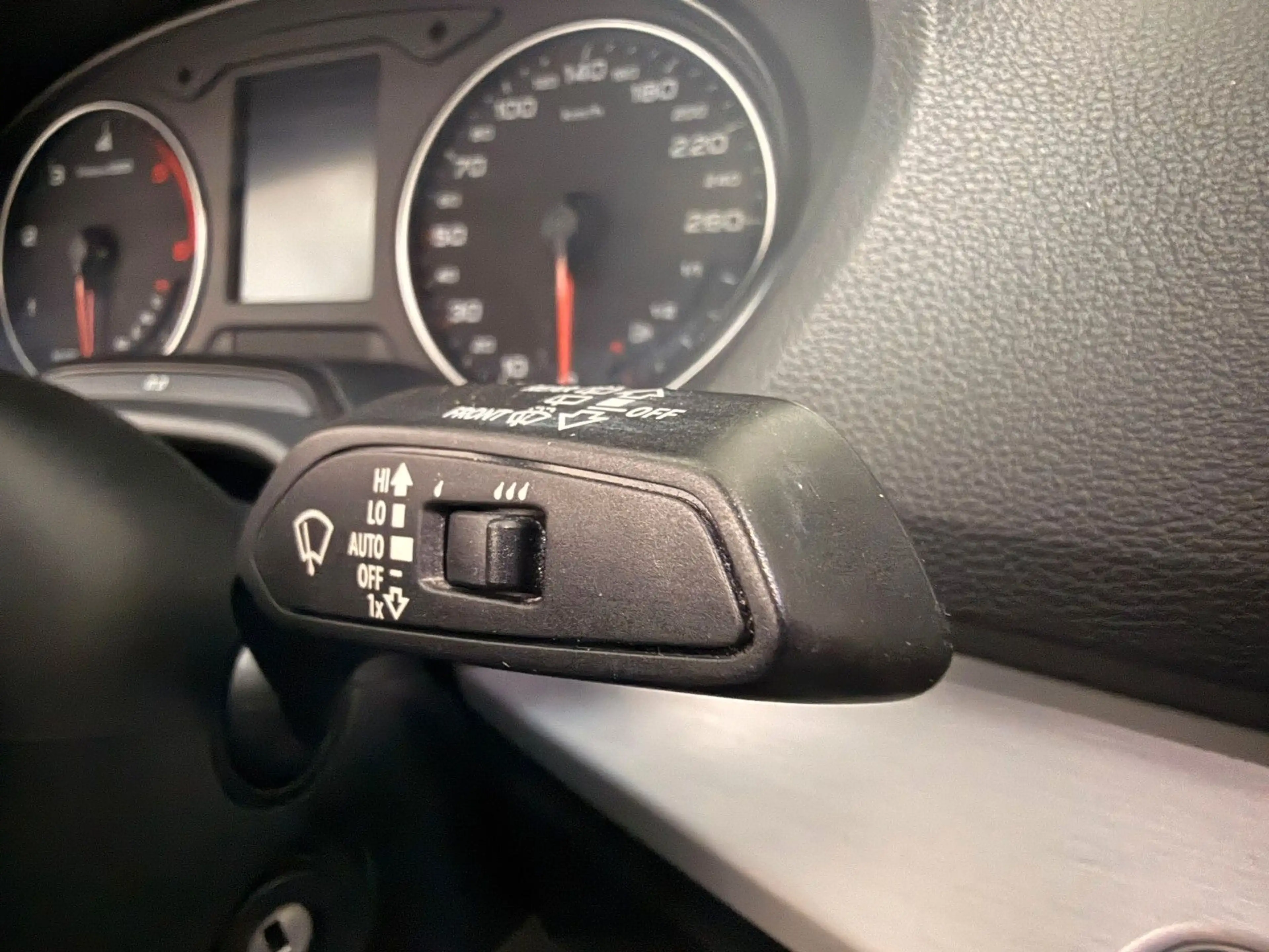 Audi Q2 design Navi AHK Tempo Allwetter — photo 11