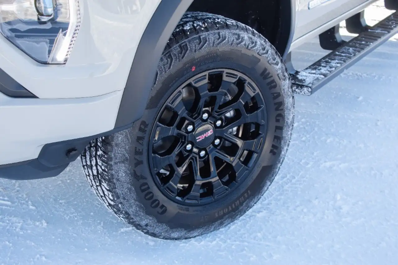 GMC Canyon снимка GMC Canyon