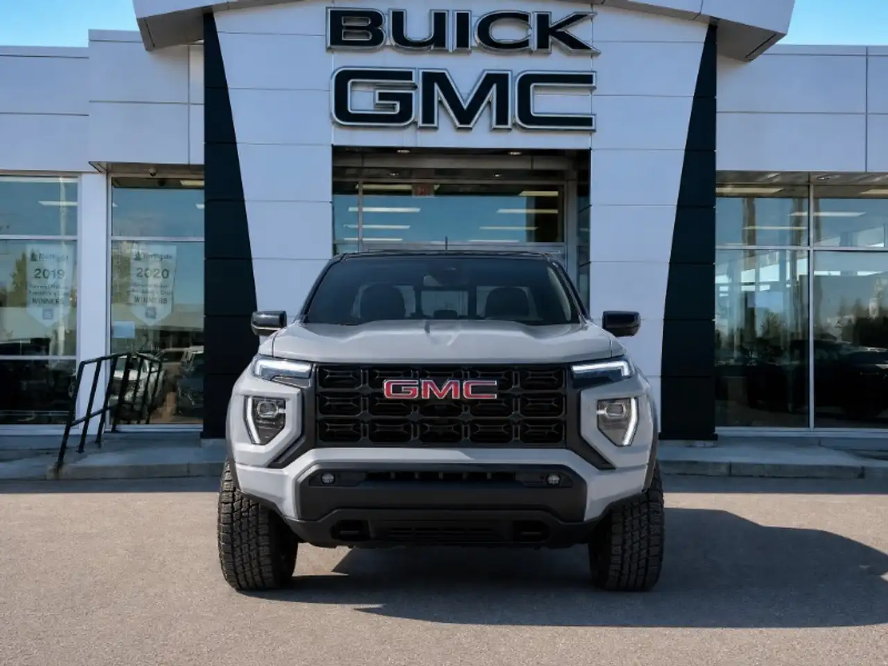 GMC Canyon снимка GMC Canyon