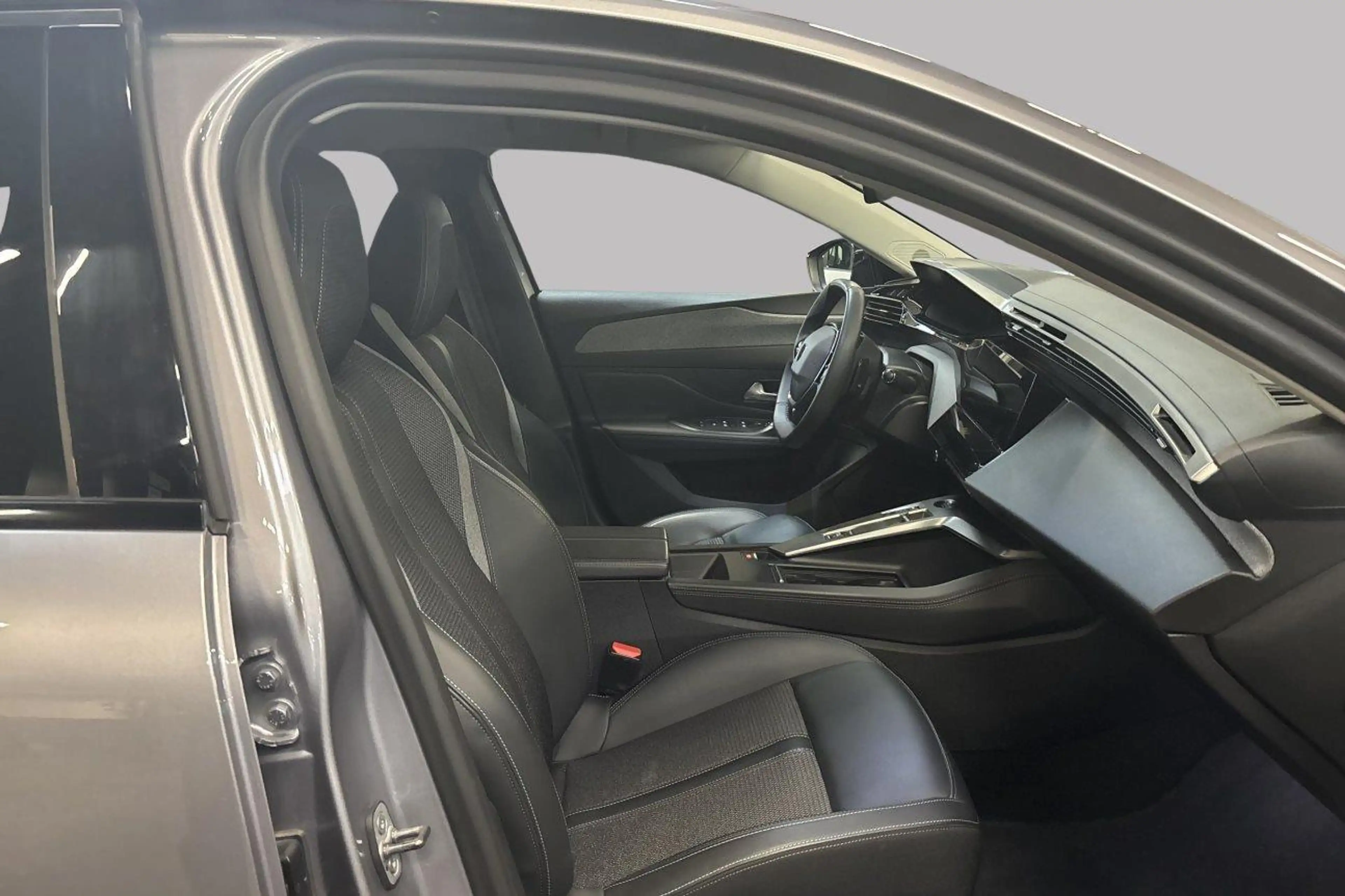 Peugeot 308 Allure Pack eat8 — photo 8