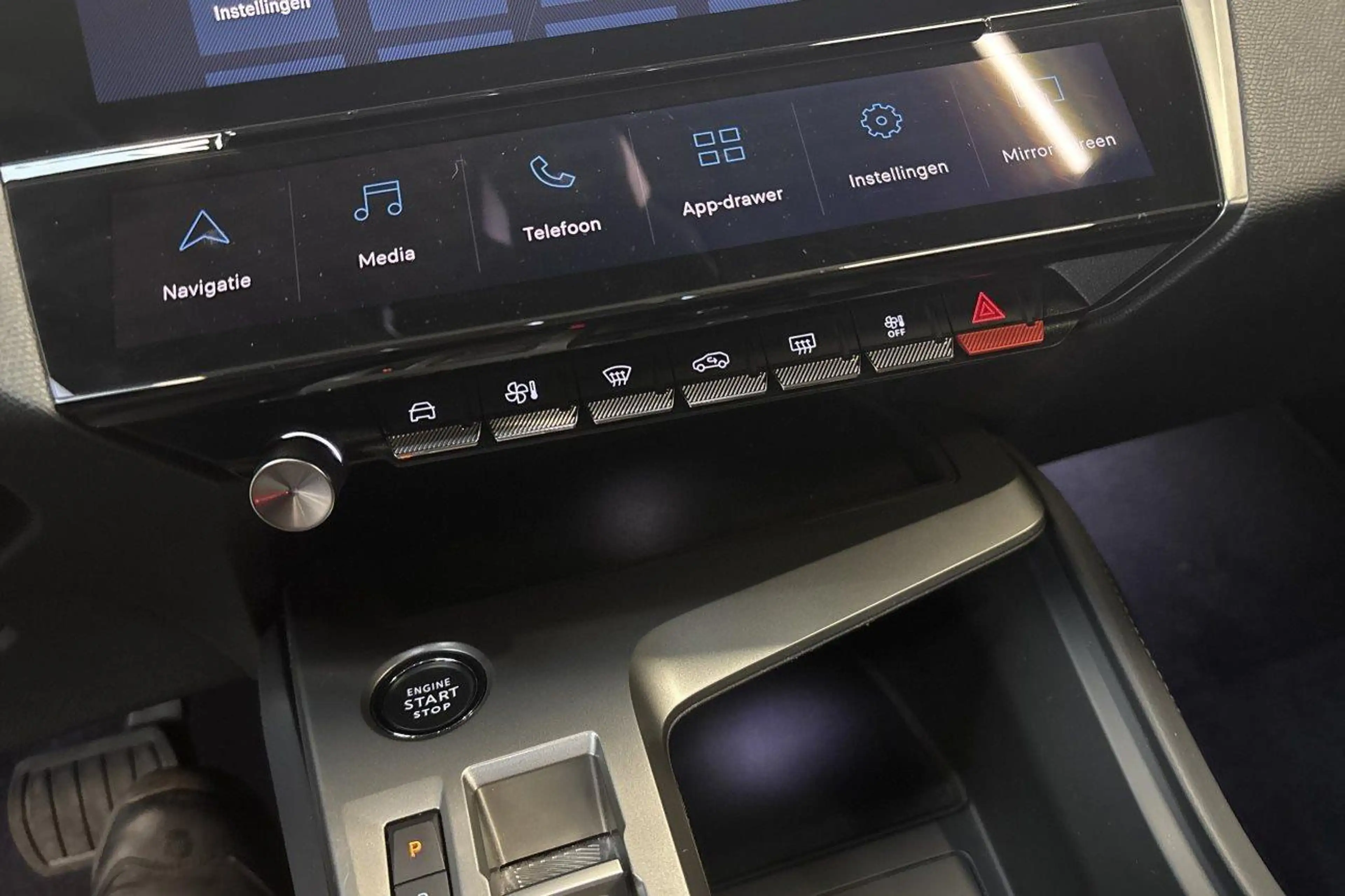 Peugeot 308 Allure Pack eat8 — photo 15