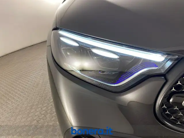Mercedes-Benz GLC view 8