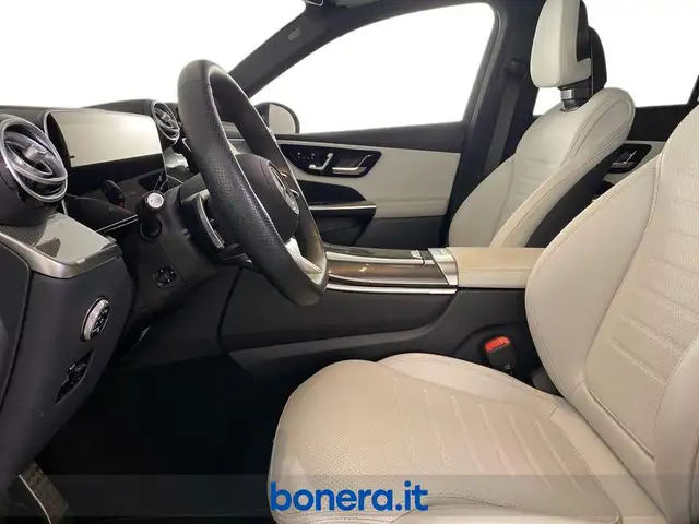 Mercedes-Benz GLC view 11