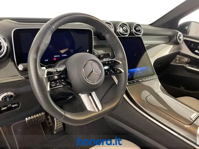 Mercedes-Benz GLC view 12
