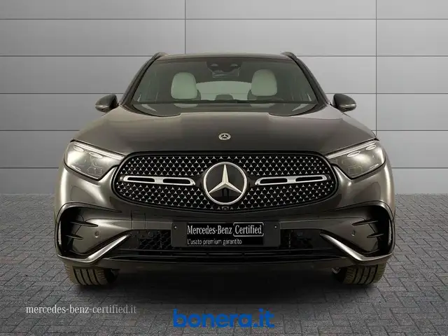 Mercedes-Benz GLC view 4