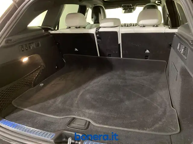Mercedes-Benz GLC view 9