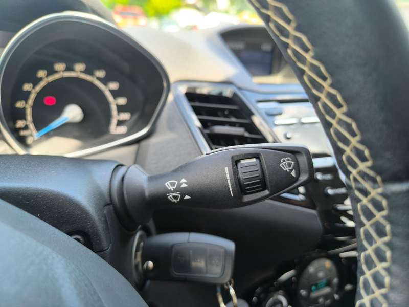 Ford Fiesta Titanium Sthz°SONY°BT°Klima°El.Fenster°CD — photo 12