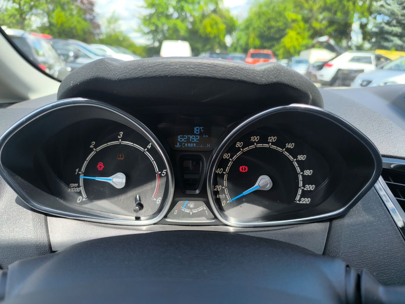 Ford Fiesta Titanium Sthz°SONY°BT°Klima°El.Fenster°CD — photo 13