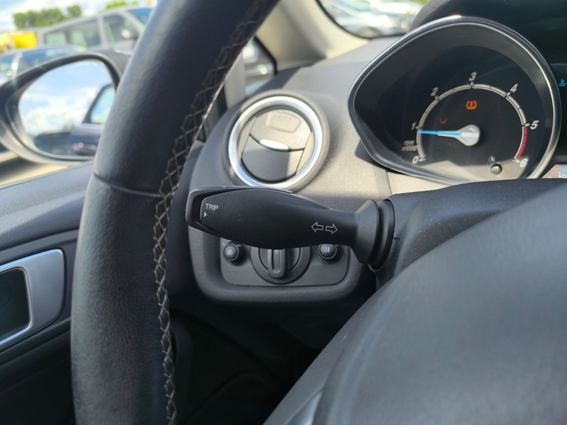 Ford Fiesta Titanium Sthz°SONY°BT°Klima°El.Fenster°CD — photo 11